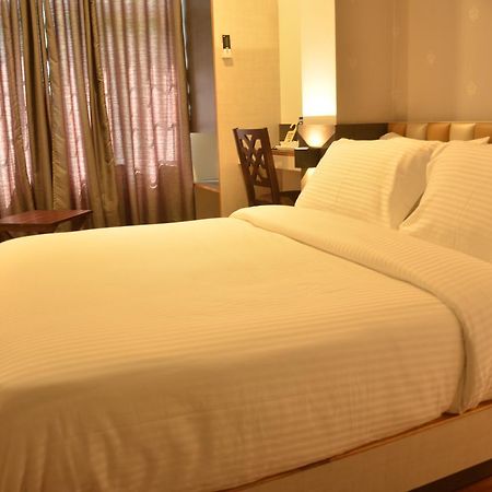 Hotel Aura Shillong Zewnętrze zdjęcie